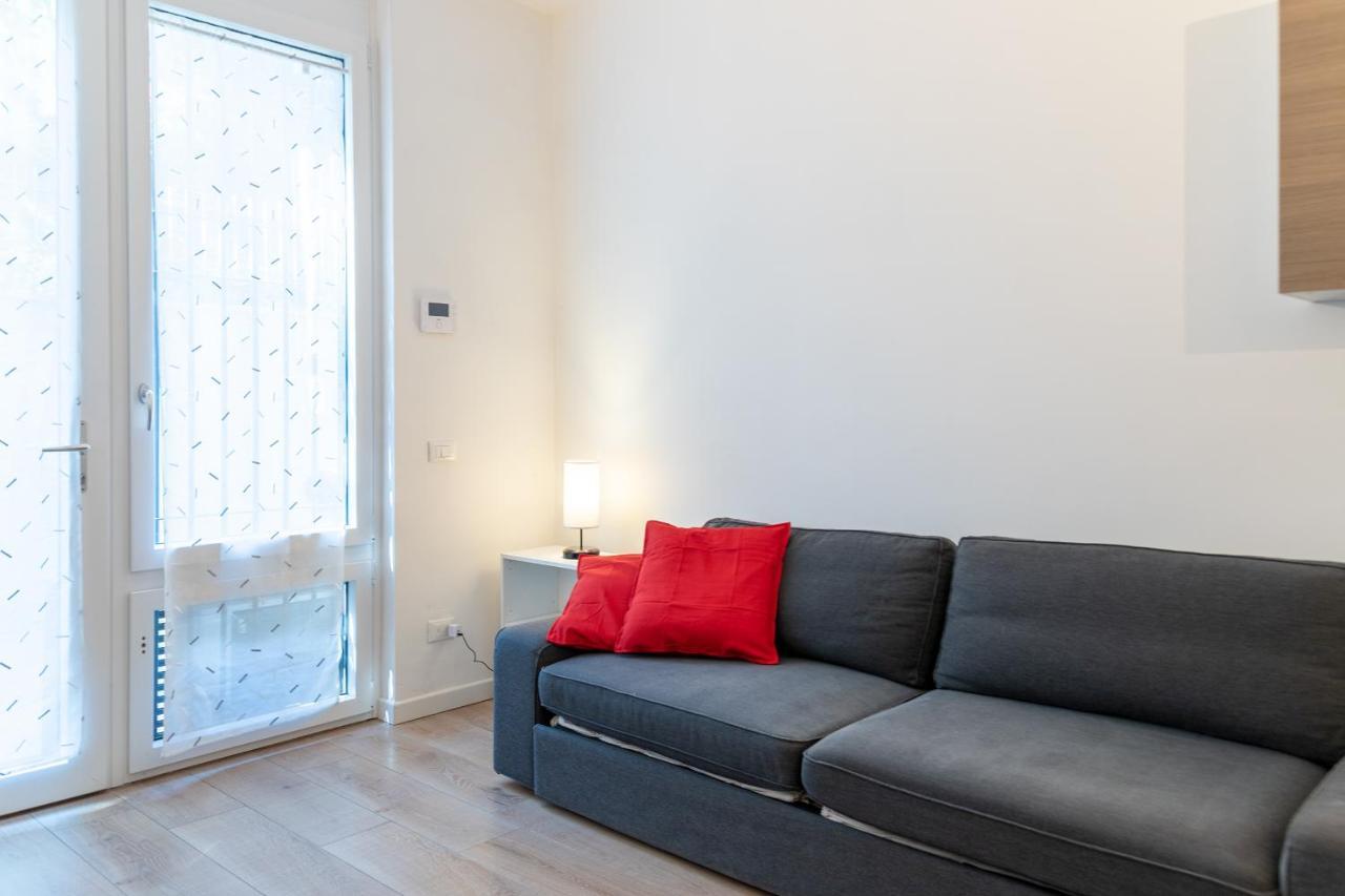City Centre Apartment - 10 Minutes To Duomo - Free Wifi E Netflix Milano Eksteriør bilde