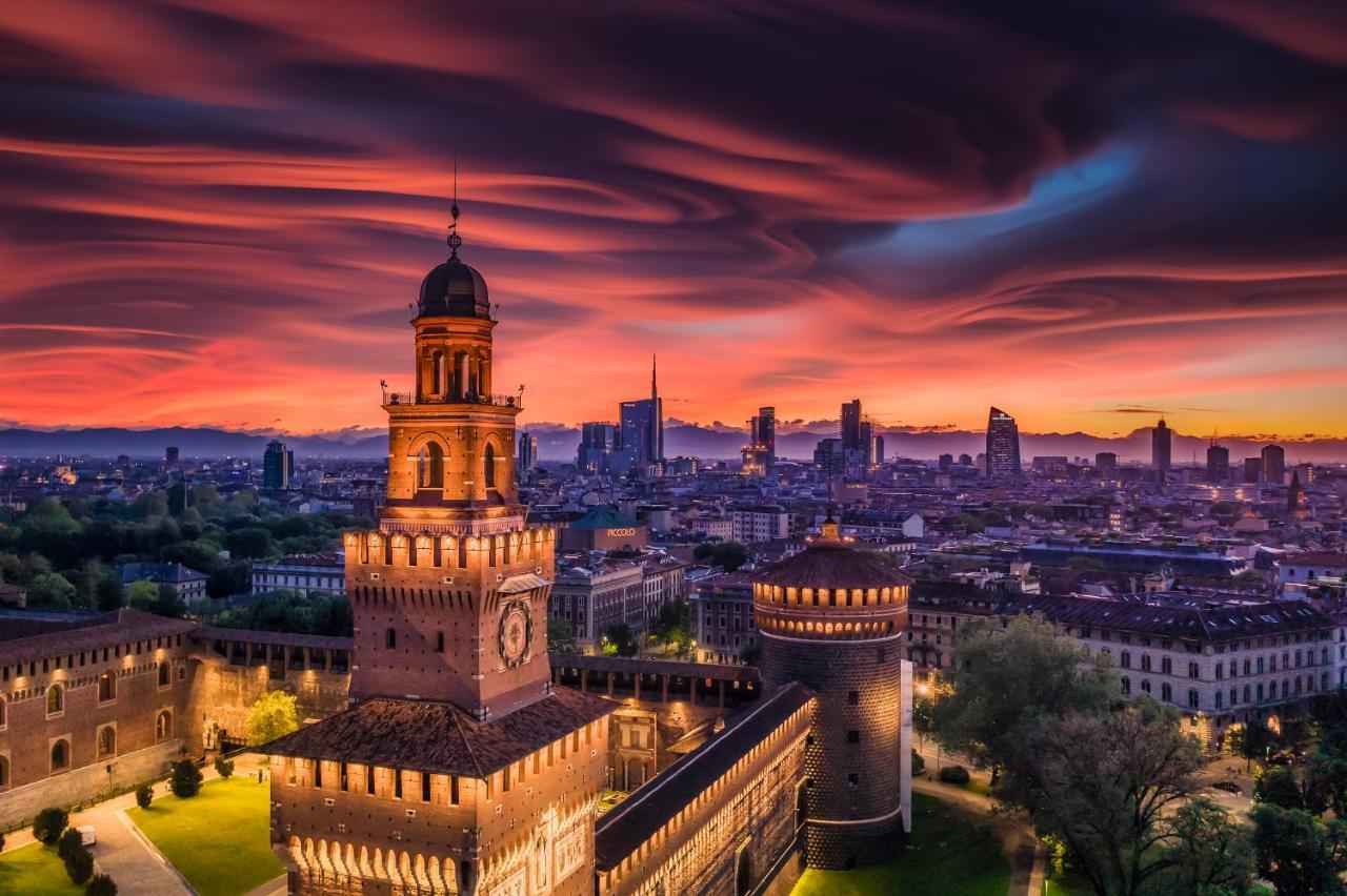 City Centre Apartment - 10 Minutes To Duomo - Free Wifi E Netflix Milano Eksteriør bilde
