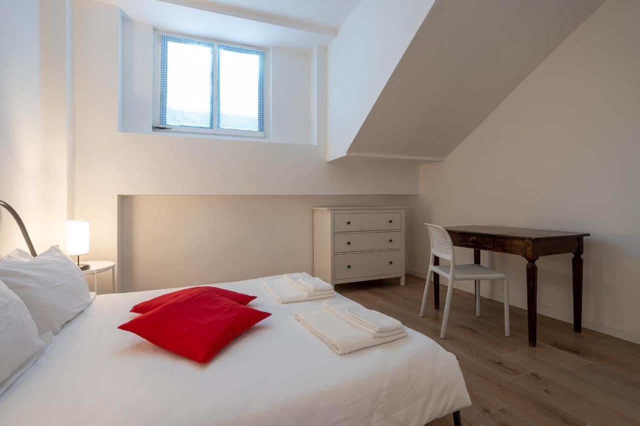 City Centre Apartment - 10 Minutes To Duomo - Free Wifi E Netflix Milano Eksteriør bilde